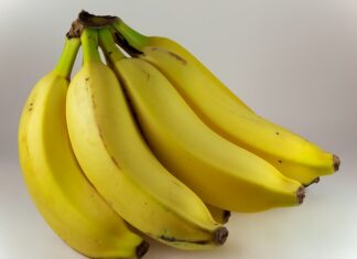 Kto powinien unikać jedzenia bananów?