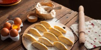Czy pierogi trzeba od razu gotować?
